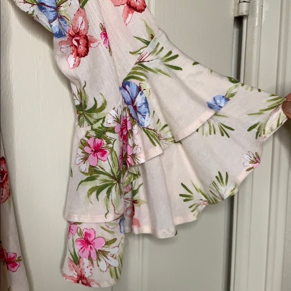 EVERYTHING MUST GO Off the shoulder floral blouse - Picture 4 of 5